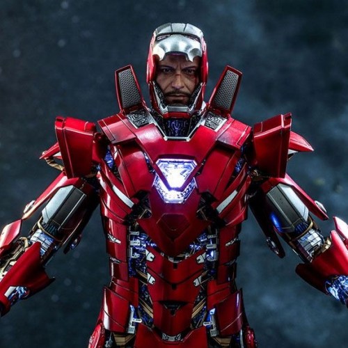 Silver Centurion (Armor Suit Up Version) Iron Man 3 Movie Masterpiece 1/6 Action Figure by Hot Toys